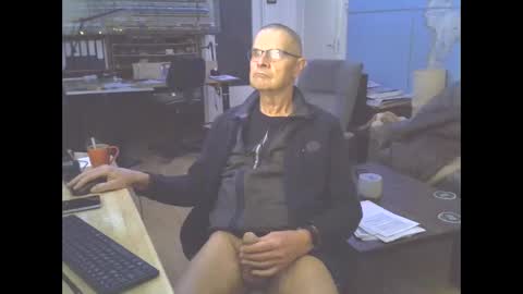 Prefer men 80 online show from December 19, 2024, 9:17 pm