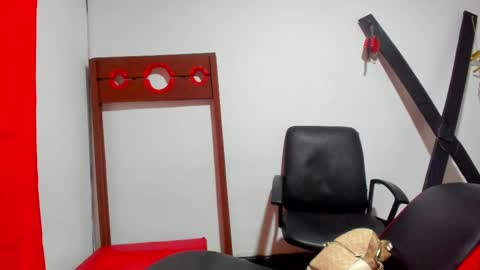 Hana and Zeta online show from March 11, 2025, 12:06 pm