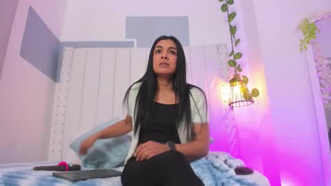 hanah_gray online show from October 21, 2025, 11:00 am