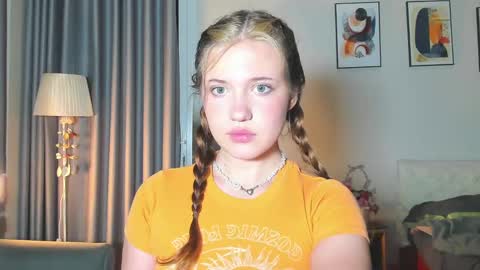 Snapshot of hanahwoods chatting on February 23, 2025, 8:55 pm hanahwoods online show from February 23, 2025, 8:55 pm