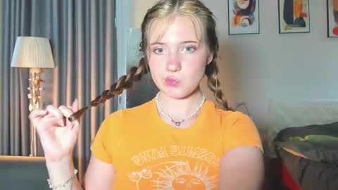 Snapshot of hanahwoods chatting on February 23, 2025, 11:58 pm hanahwoods online show from February 23, 2025, 11:58 pm