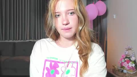 Snapshot of hanahwoods chatting on March 6, 2025, 7:43 pm hanahwoods online show from March 6, 2025, 7:43 pm