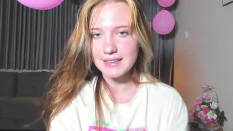 Snapshot of hanahwoods chatting on March 6, 2025, 10:47 pm hanahwoods online show from March 6, 2025, 10:47 pm