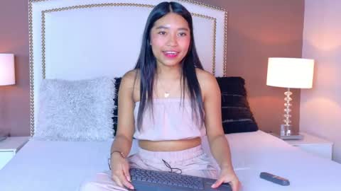 Snapshot of hanaluna chatting on May 18, 2026, 1:39 pm Hanna online show from May 18, 2026, 1:39 pm