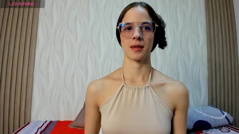 hanasleep online show from April 15, 2026, 7:21 pm