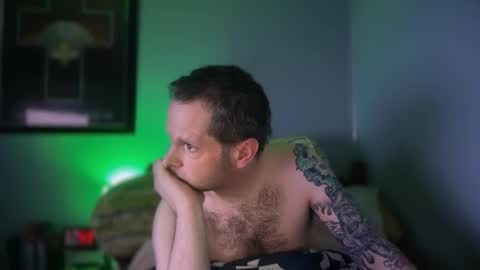 hand_banana_420 online show from April 13, 2026, 11:32 pm