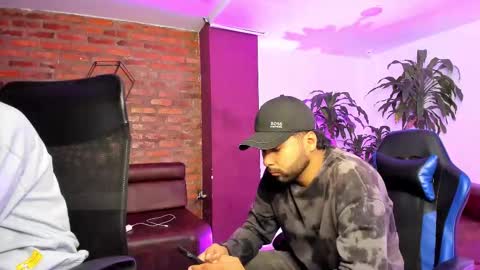 leonardfarrucknick and otis online show from September 27, 2025, 1:38 pm