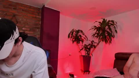 leonardfarrucknick and otis online show from November 8, 2025, 3:18 am