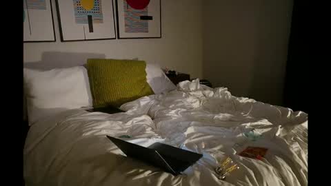 handsomedeck online show from December 4, 2025, 5:17 am