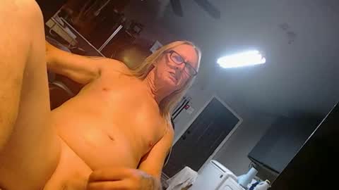 Snapshot of handyman5303 chatting on November 17, 2025, 9:59 am Handystudman online show from November 17, 2025, 9:59 am