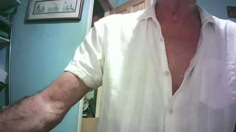 handymanforyou177322 online show from January 14, 2026, 1:00 am