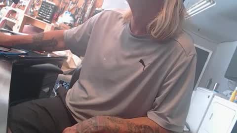 Snapshot of handystud33 chatting on April 24, 2026, 6:10 pm handystud33 online show from April 24, 2026, 6:10 pm