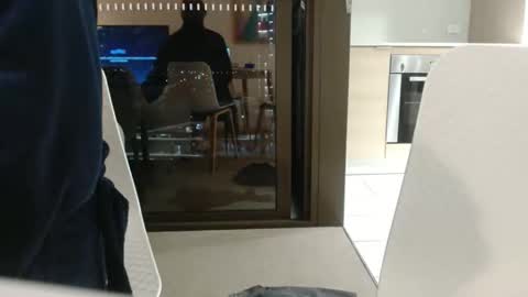 hankitforme online show from November 22, 2025, 9:52 am