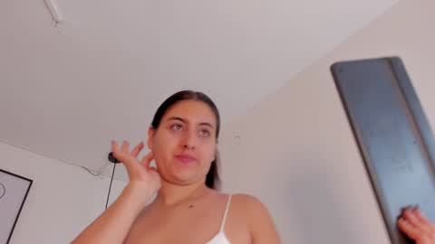 hanna__evans_ online show from October 10, 2025, 12:04 pm