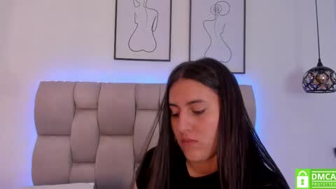 hanna__evans_ online show from May 15, 2026, 11:39 am