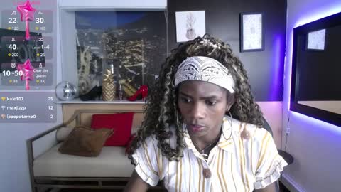 hanna_lamber online show from January 28, 2025, 9:40 pm