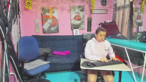 Hanna online show from May 27, 2026, 12:02 pm