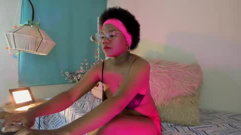 Snapshot of hanna_pierce chatting on October 3, 2025, 10:18 pm Hanna online show from October 3, 2025, 10:18 pm