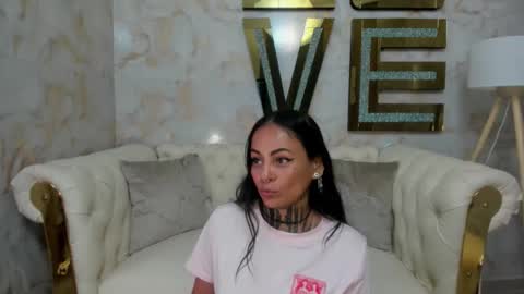 EVA online show from November 25, 2025, 10:15 am