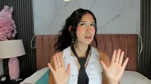 Snapshot of hanna_thornne chatting on June 11, 2026, 7:45 pm Hanna online show from June 11, 2026, 7:45 pm
