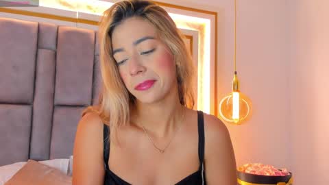 Snapshot of hannabronw chatting on May 9, 2026, 9:47 am Eliana online show from May 9, 2026, 9:47 am