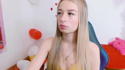 Hannah 027 online show from September 14, 2025, 12:37 pm