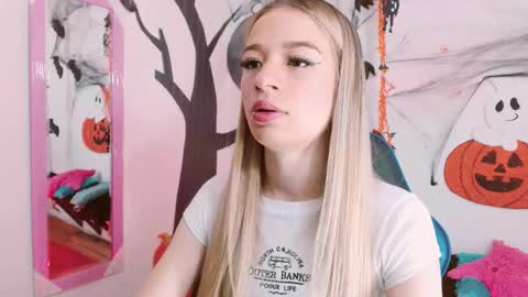 Hannah 027 online show from October 20, 2025, 10:49 am