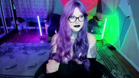 Snapshot of hannah_chaos chatting on February 16, 2025, 2:32 pm Hannah online show from February 16, 2025, 2:32 pm
