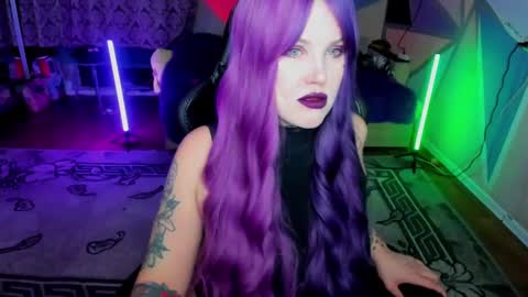 Snapshot of hannah_chaos chatting on March 1, 2025, 5:49 pm Hannah online show from March 1, 2025, 5:49 pm