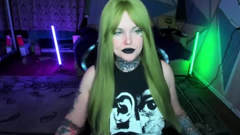 Snapshot of hannah_chaos chatting on March 5, 2025, 12:59 am Hannah online show from March 5, 2025, 12:59 am