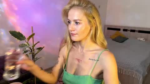 Snapshot of hannah_levis_ chatting on October 1, 2025, 8:09 am hannah levis online show from October 1, 2025, 8:09 am