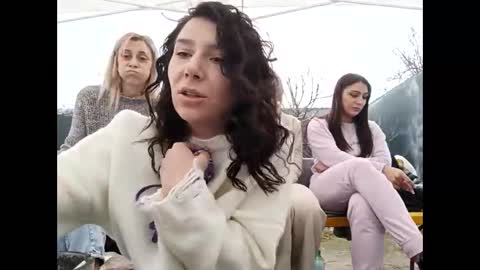 Rose online show from February 2, 2025, 9:19 am