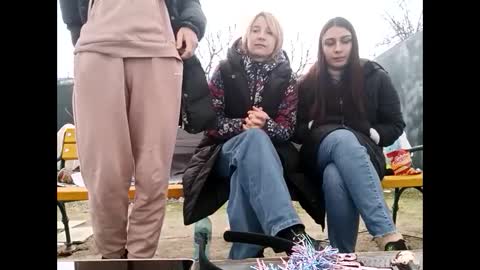 Rose online show from February 8, 2025, 1:33 pm