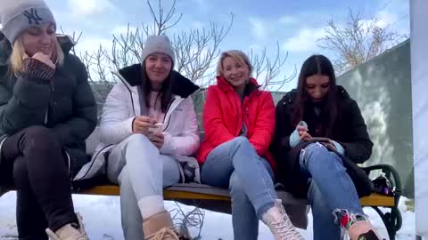 Rose online show from February 21, 2025, 9:56 am