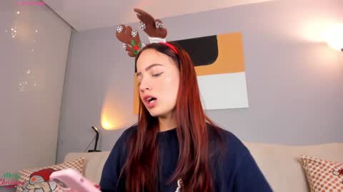 Snapshot of hannah_xoxo_ chatting on December 11, 2024, 1:26 am Hannah online show from December 11, 2024, 1:26 am