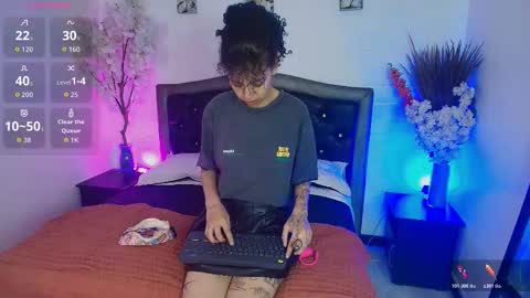 HannahBlue  online show from February 16, 2026, 12:23 pm