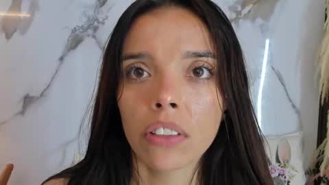 Hannahill69 online show from March 5, 2025, 10:22 am