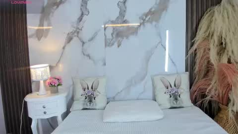 Hannahill69 online show from March 26, 2026, 5:13 am