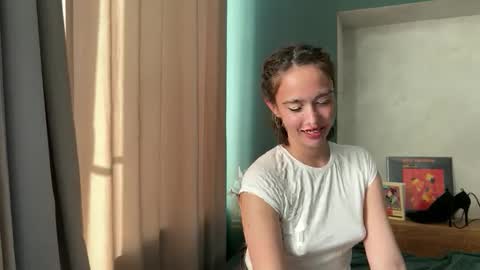 hannahinto online show from April 17, 2026, 2:20 pm