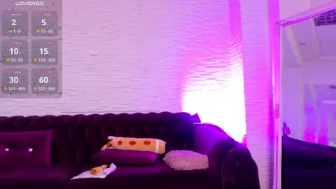 Anna online show from June 20, 2026, 4:48 am