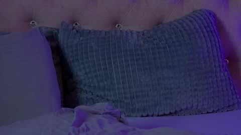 Snapshot of hannahmonttana chatting on November 29, 2025, 5:21 am Pearl online show from November 29, 2025, 5:21 am