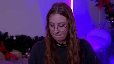 Snapshot of hannahmonttana chatting on January 15, 2026, 9:47 am Pearl online show from January 15, 2026, 9:47 am