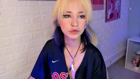 Hannah online show from November 19, 2025, 12:27 pm