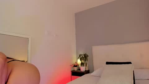 hannamartinnez online show from October 16, 2025, 4:52 pm