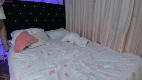 alejandra online show from March 19, 2026, 2:04 am