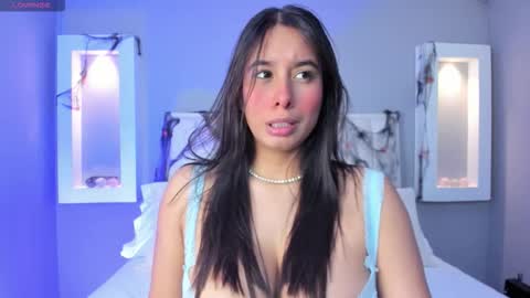 HannaPaola online show from November 4, 2025, 10:53 pm