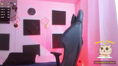 Hanna  online show from November 21, 2025, 9:35 pm