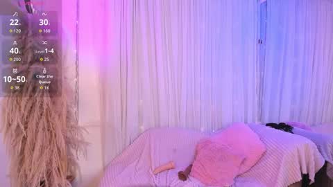 Hannie ws online show from November 18, 2025, 10:36 pm