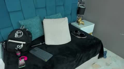 Snapshot of hanny_bliss chatting on December 16, 2025, 11:26 am Hanny online show from December 16, 2025, 11:26 am