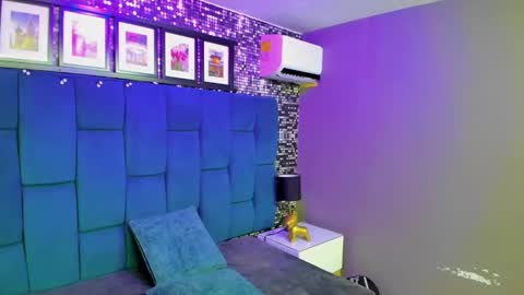 Snapshot of hanny_bliss chatting on December 17, 2025, 12:33 pm Hanny online show from December 17, 2025, 12:33 pm